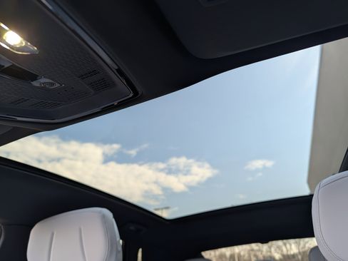 New 2026 Cadillac Lyriq Sport AWD/4WD image 27