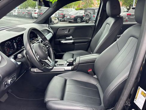 Used 2023 Mercedes-Benz GLB 250 4MATIC image 6