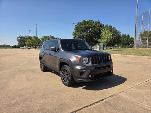 Used 2021 Jeep Renegade Latitude w/ Sun & Sound Group AWD/4WD image 23