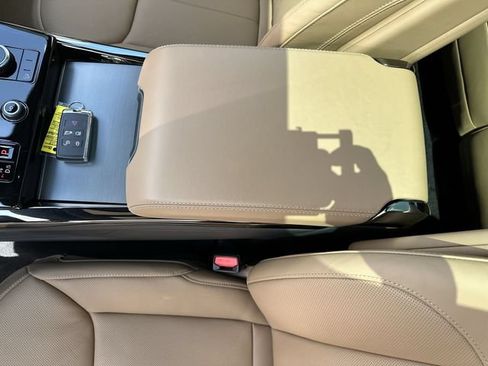 Used 2023 Land Rover Range Rover Sport SE AWD/4WD image 25