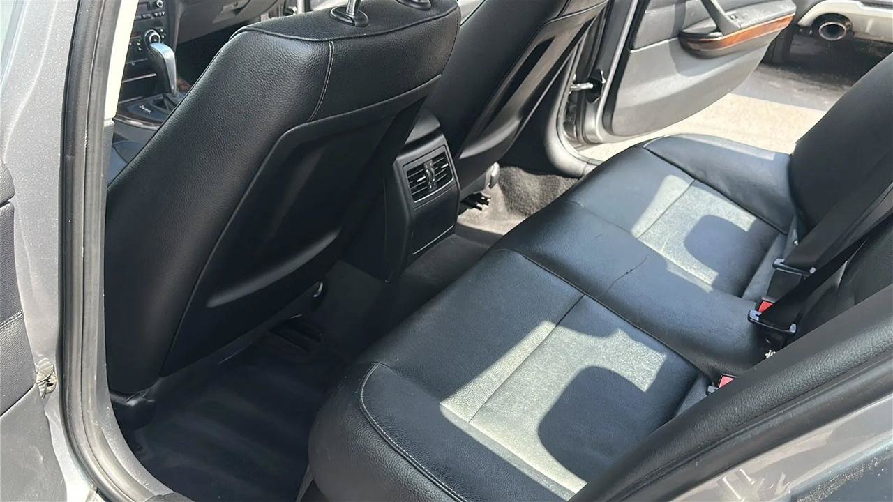 Used 2011 BMW 328i xDrive Sedan AWD/4WD image 23