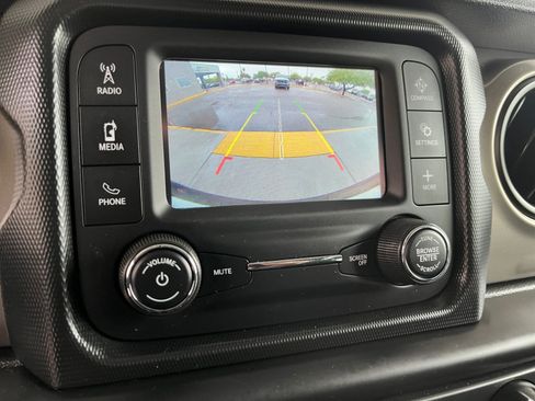 Used 2018 Jeep Wrangler Sport S image 28