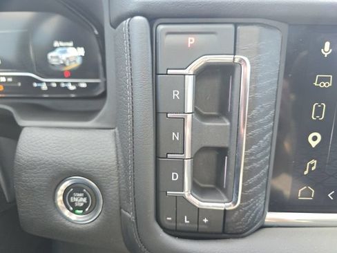 Used 2023 GMC Yukon Denali AWD/4WD image 14