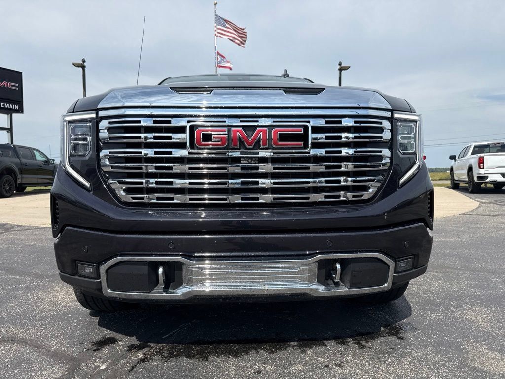 Used 2023 GMC Sierra 1500 Denali w/ Denali Reserve Package AWD/4WD image 7