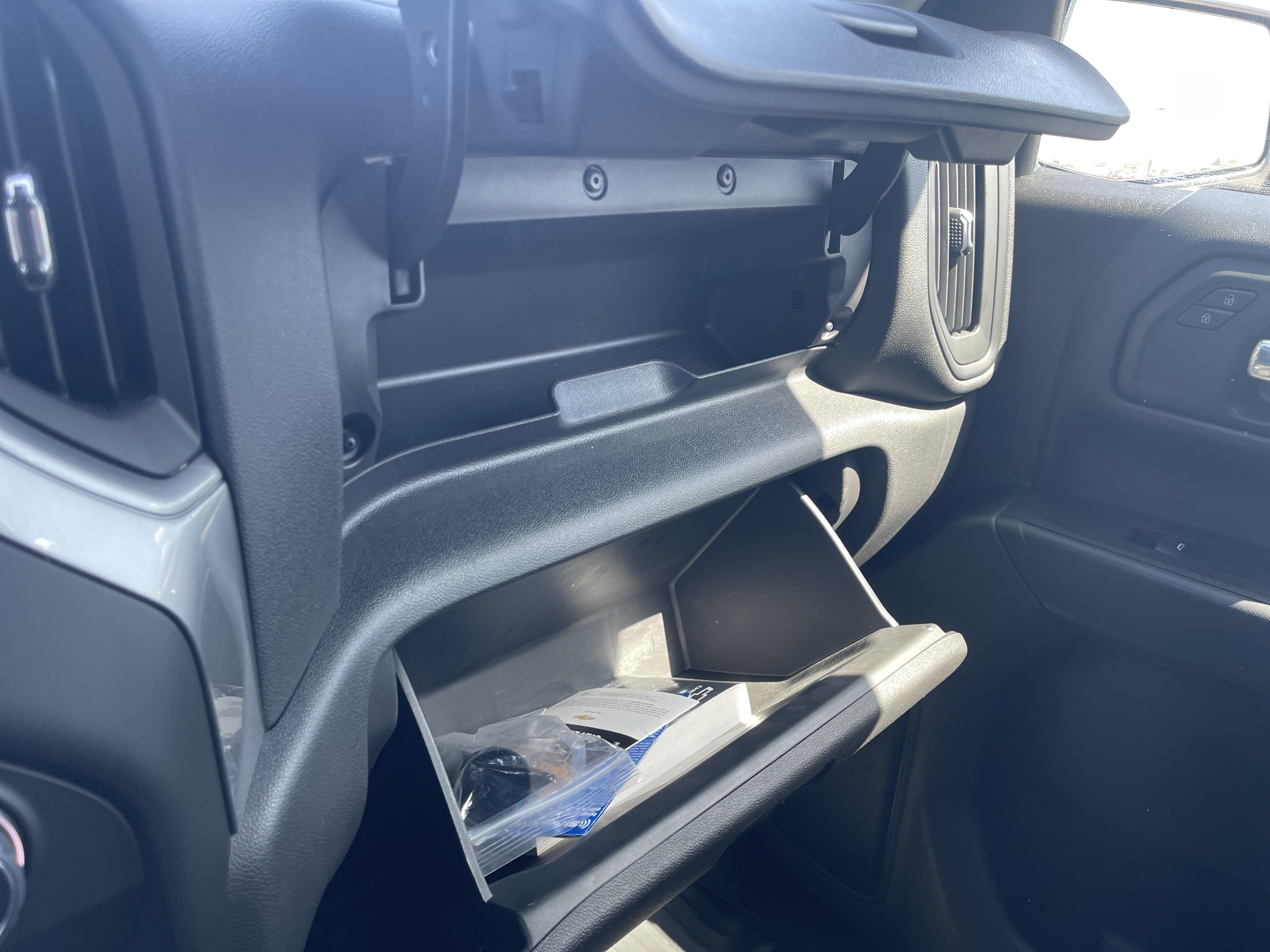 Used 2024 Chevrolet Silverado 1500 Custom RWD image 31