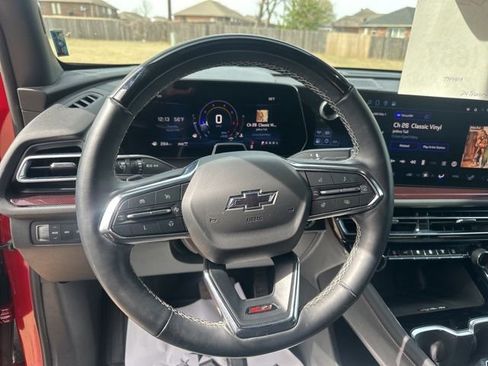 Used 2024 Chevrolet Traverse Z71 w/ Enhanced Driving Package AWD/4WD image 15