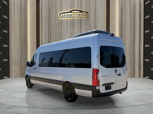 Used 2024 Mercedes-Benz Sprinter 2500 image 5