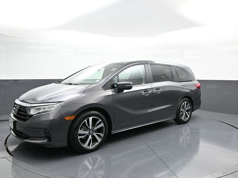 Certified 2024 Honda Odyssey Touring image 10