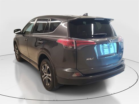 Used 2018 Toyota RAV4 LE image 5