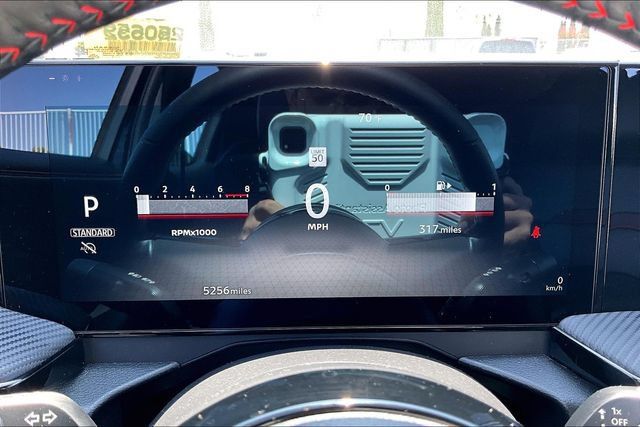 Certified 2025 Nissan Kicks SR FWD image 12