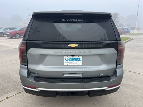 Used 2025 Chevrolet Suburban LT RWD image 5