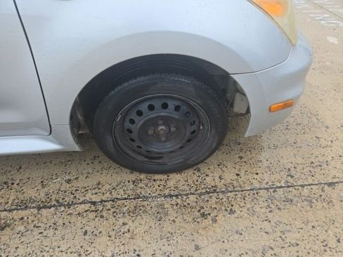 Used 2006 Scion xA FWD image 10