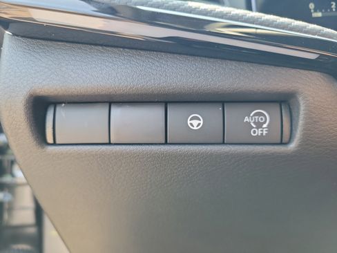New 2025 Nissan Kicks SR FWD image 19