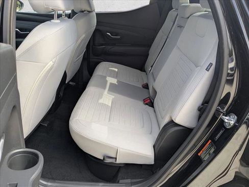 Used 2025 Hyundai Santa Cruz SE image 16