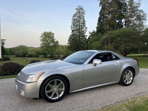 Used 2004 Cadillac XLR RWD image 31