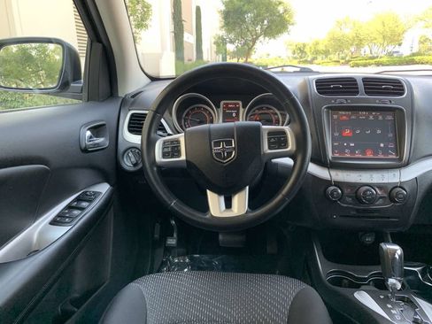 Used 2015 Dodge Journey SXT w/ Flexible Seating Group image 22