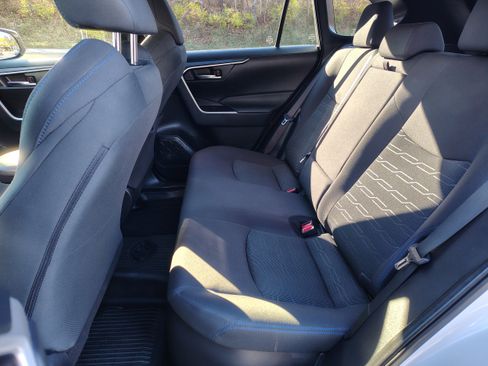 Used 2022 Toyota RAV4 SE image 20