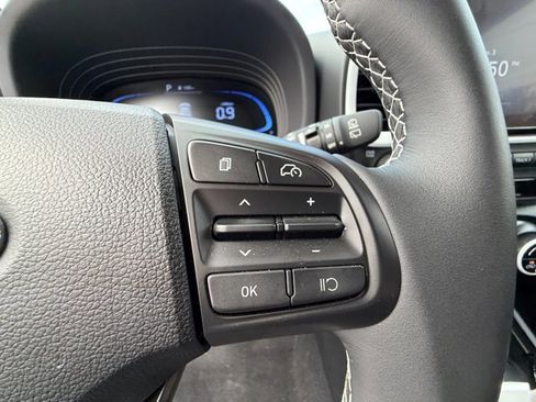 Certified 2025 Hyundai Venue Limited image 20