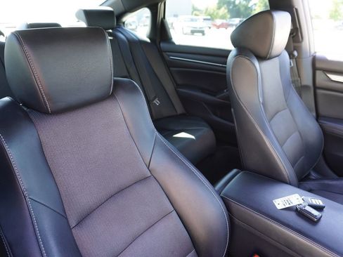 Used 2018 Honda Accord Sport image 15