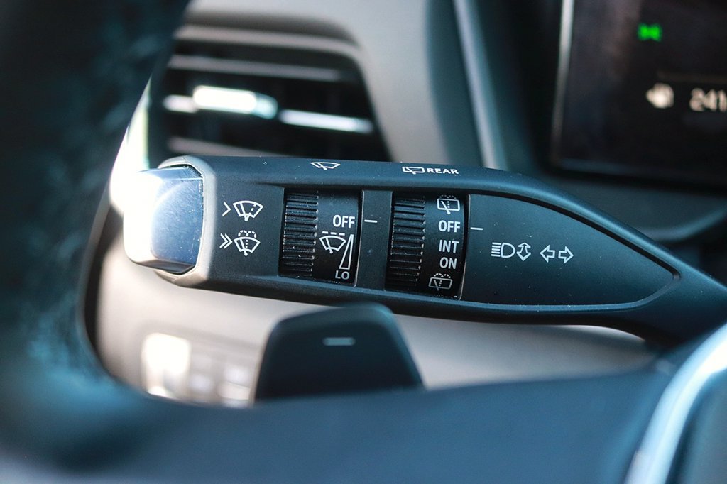 Used 2025 GMC Terrain Elevation AWD/4WD image 23