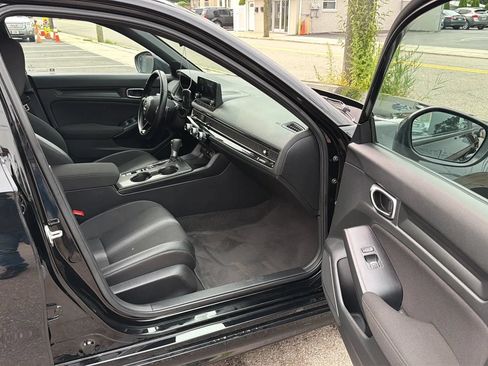 Used 2025 Honda Civic Sport image 25