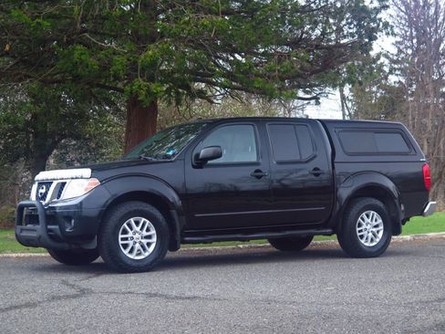 Used 2014 Nissan Frontier SV w/ SV Value Truck Package image 1