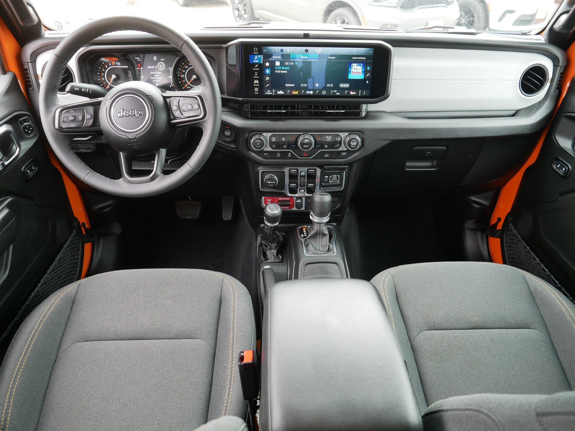 Used 2025 Jeep Gladiator Sport AWD/4WD image 10