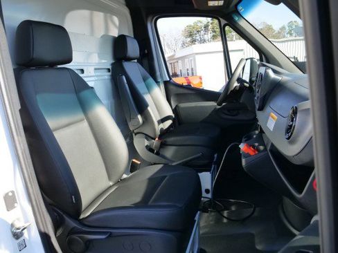 Used 2023 Mercedes-Benz Sprinter 3500 w/ Acoustic Package image 39