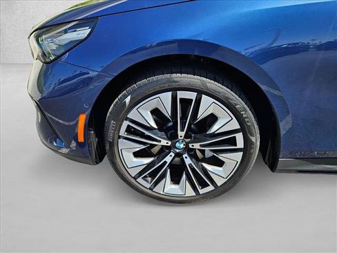Certified 2024 BMW 530i w/ Convenience Package RWD image 22