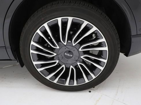 Used 2022 Lincoln Corsair Reserve w/ Sport Package image 10