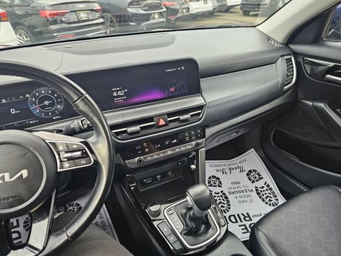 Used 2024 Kia Seltos EX AWD/4WD image 23