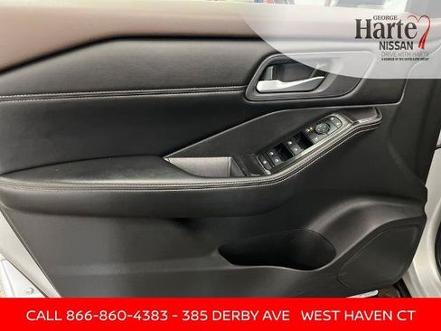 Certified 2023 Nissan Rogue SV w/ SV Premium B Package AWD/4WD image 17