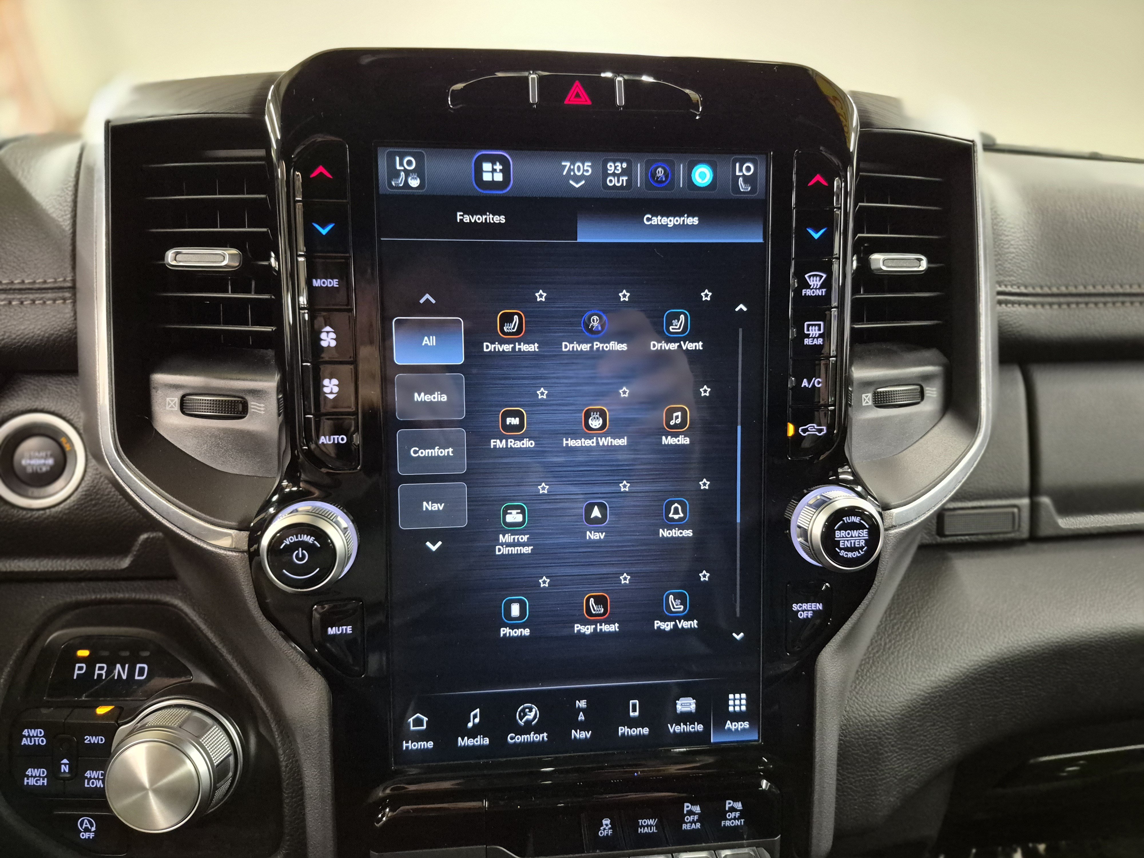 Used 2023 RAM 1500 Laramie AWD/4WD image 34