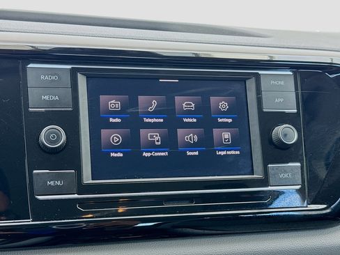 Used 2024 Volkswagen Taos S image 9