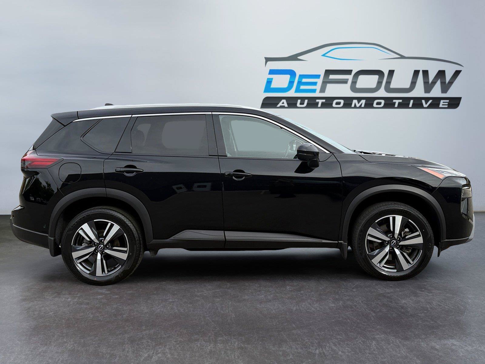 Certified 2025 Nissan Rogue SL w/ Tech Package AWD/4WD image 2
