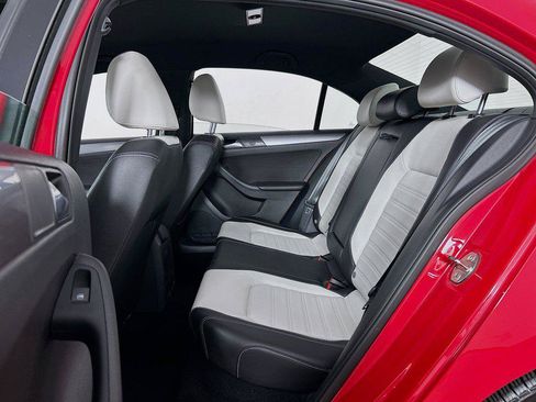 Used 2016 Volkswagen Jetta Sport FWD image 23