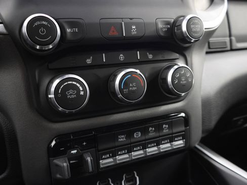Used 2022 RAM 2500 Big Horn w/ Night Edition AWD/4WD image 46