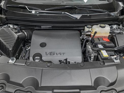 Used 2023 Chevrolet Traverse LT w/ LPO, Floor Liner Package image 11