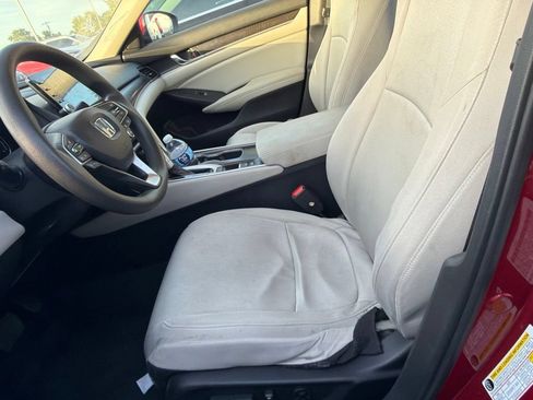 Used 2018 Honda Accord EX image 8