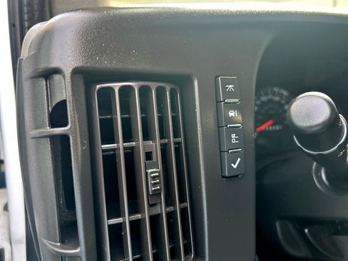 Used 2018 GMC Savana 2500 w/ Driver Convenience Package image 25