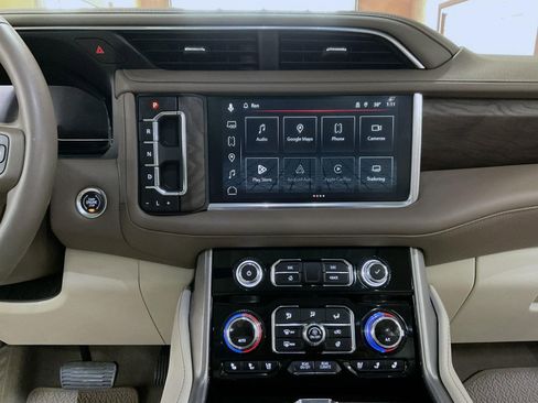 Certified 2024 GMC Yukon XL Denali w/ Denali Reserve Package image 13