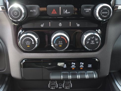 Used 2025 RAM 1500 Big Horn AWD/4WD image 26