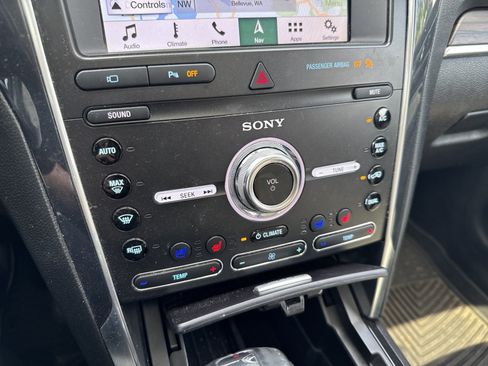 Used 2019 Ford Explorer Limited w/ Limited Luxury Package AWD/4WD image 25