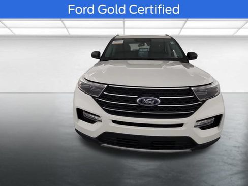 Used 2024 Ford Explorer XLT w/ Equipment Group 202A AWD/4WD image 2