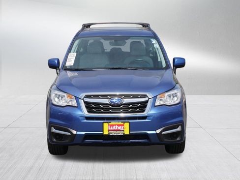 Used 2017 Subaru Forester 2.5i Premium w/ Popular Package #2A AWD/4WD image 2