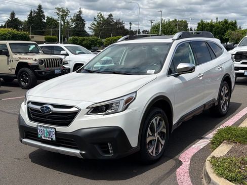 Used 2022 Subaru Outback Touring AWD/4WD image 4