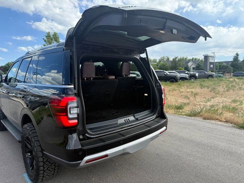 Used 2024 Ford Expedition Limited AWD/4WD image 13