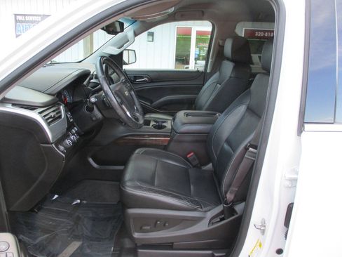 Used 2017 Chevrolet Tahoe LT w/ Luxury Package AWD/4WD image 16