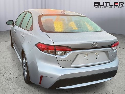 Used 2022 Toyota Corolla LE FWD image 10