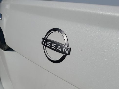 Used 2025 Nissan Versa SV image 6